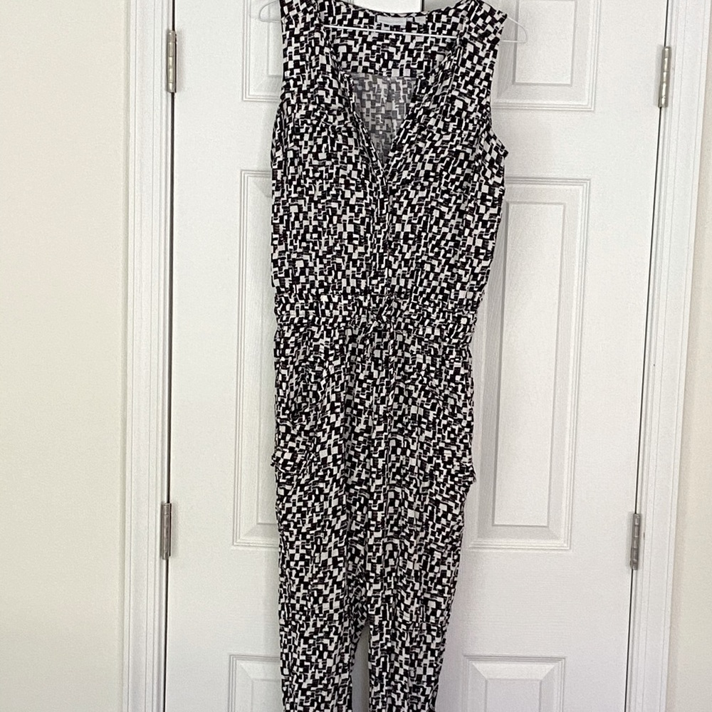New York & Company Black and White Patterned Button-up Jumpsuit with POCKETS